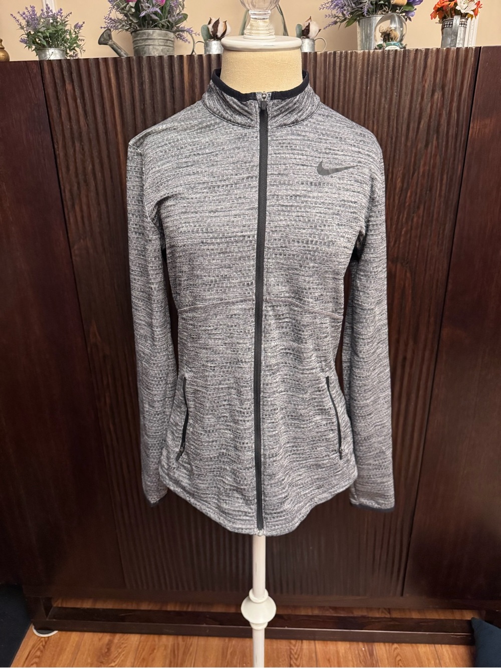 Nike Women's Dri-Fit Heather Grey Full-Zip Golf Jacket